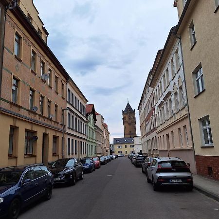 Schoene Zwei-Zimmer-Wohnung "W2" Mit 4 Einzelbetten Und Wlan In Zwenkau Bei Leipzig Im Neuseenland Exterior photo